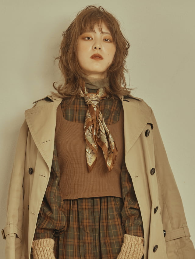 外国人風カールのミディアムウルフ