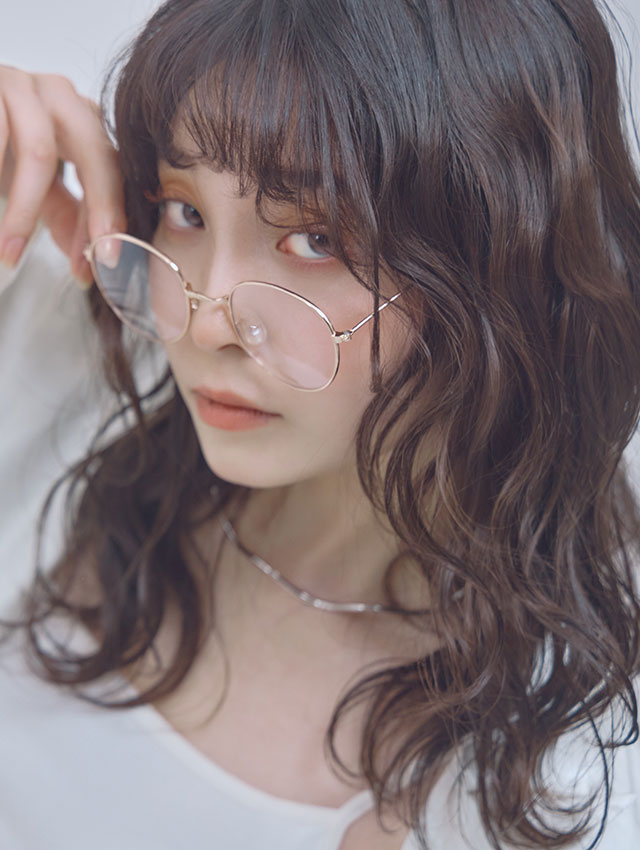 ナチュラルウェーブ × 透け感バング